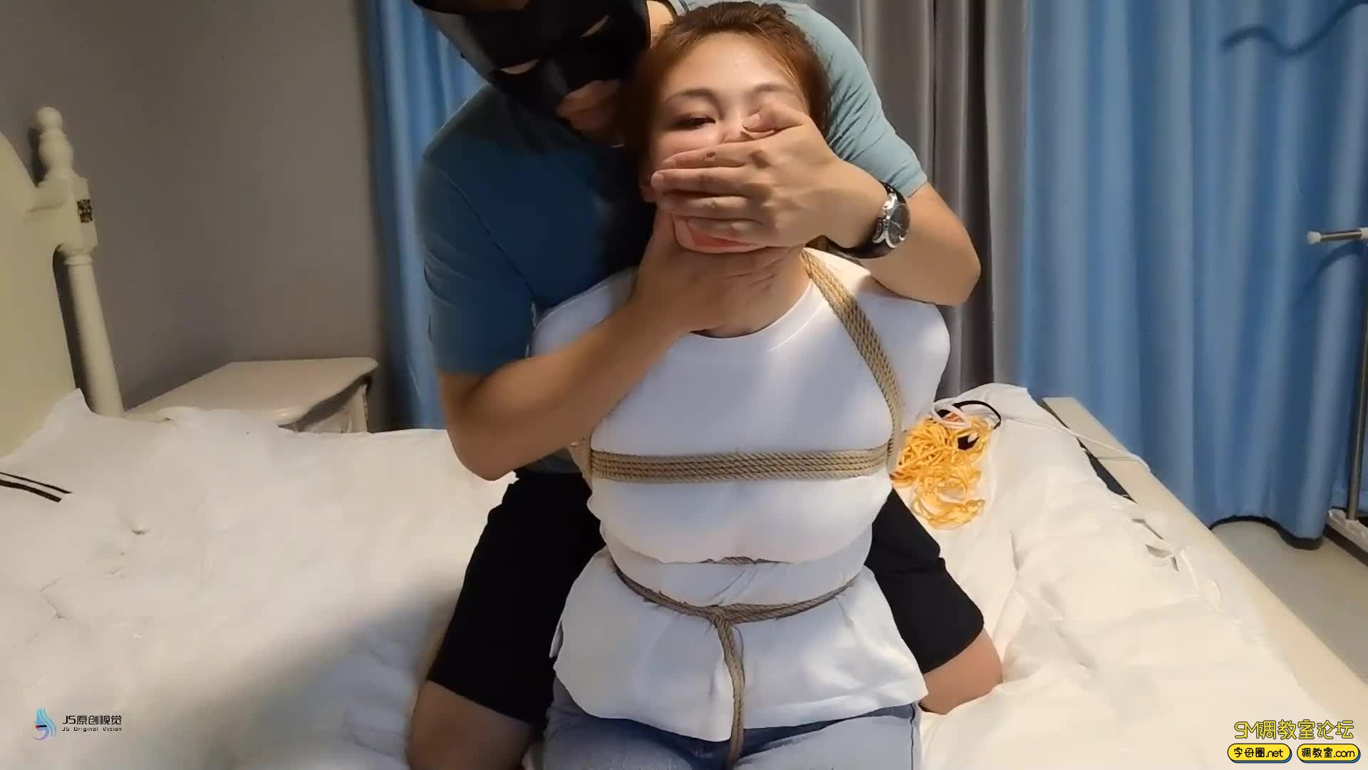 JS原创  露楠定拍紧缚丝袜堵嘴-视频截图2