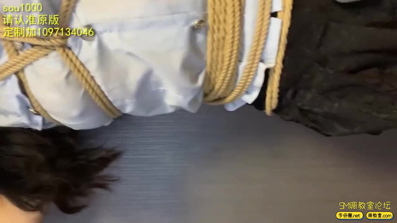 sou1000原创 吊绑调教19岁小萝莉-视频截图5